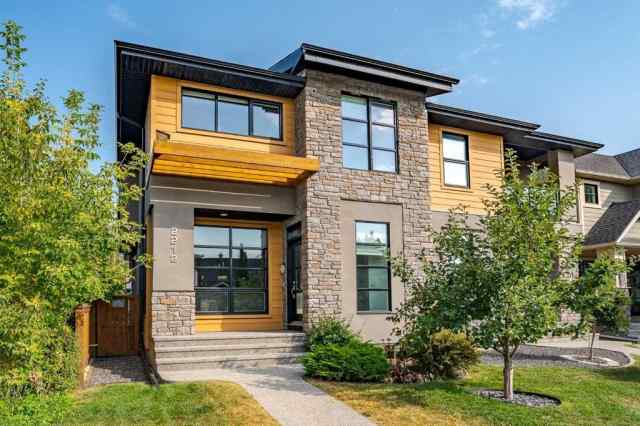 West Hillhurst real estate 2212 5 Avenue NW in West Hillhurst Calgary