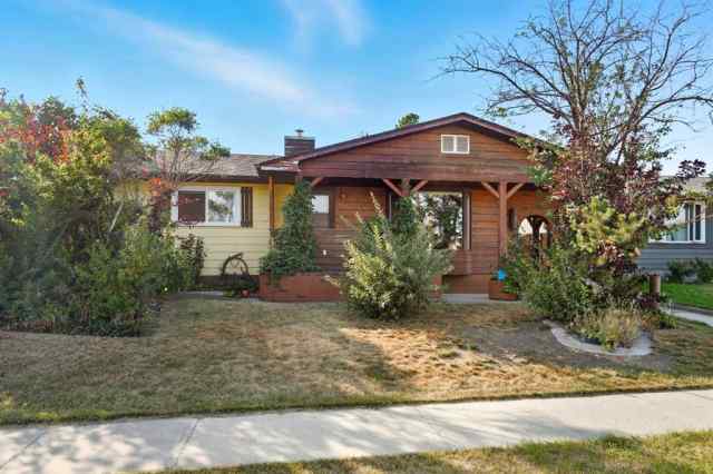 Downtown real estate 5224 East Avenue  in Downtown Blackfalds
