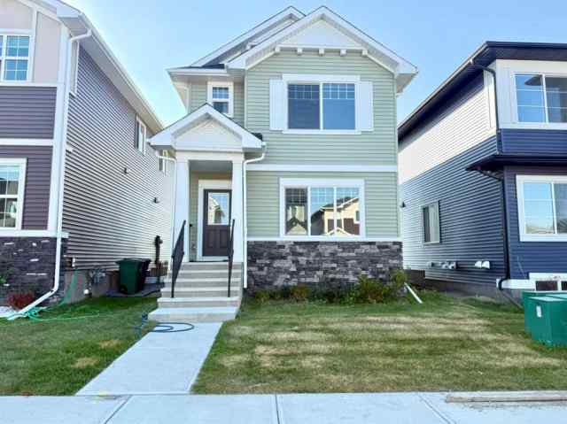 Bayside real estate 581 Baywater Manor SW in Bayside Airdrie