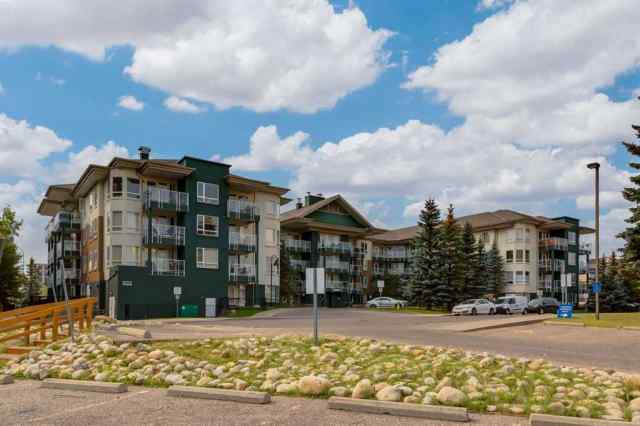 Varsity real estate 211, 3111 34 Avenue NW in Varsity Calgary