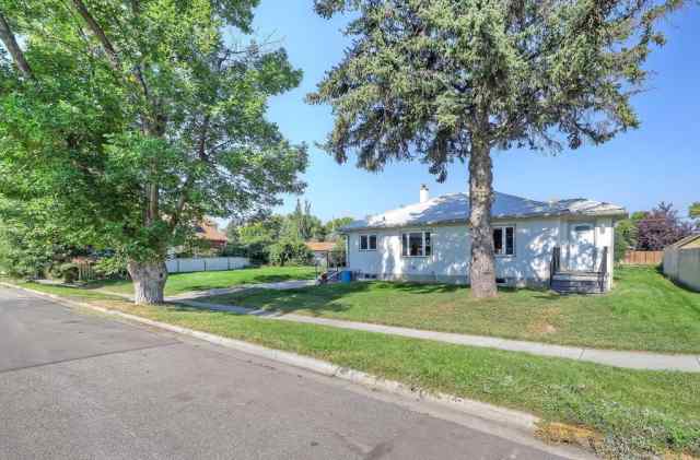 Central High River real estate 126 2 Avenue SE in Central High River High River