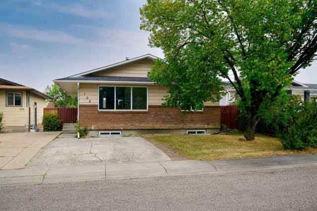 Temple real estate 120 Templeridge Close NE in Temple Calgary