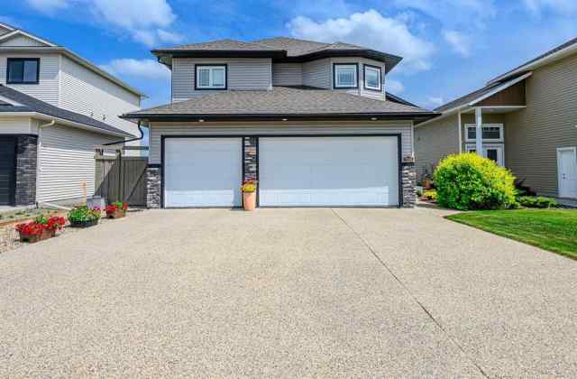 Signature Falls real estate 7041 85 Street  in Signature Falls Grande Prairie