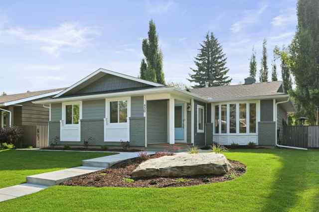 Parkland real estate 439 Parkview Crescent SE in Parkland Calgary