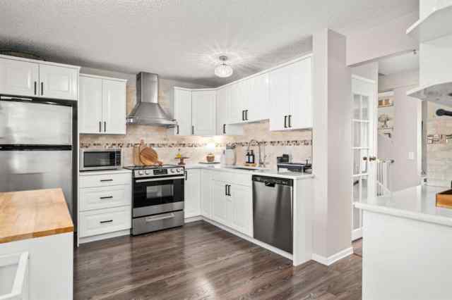 Applewood Park real estate 52 Applecroft Road SE in Applewood Park Calgary