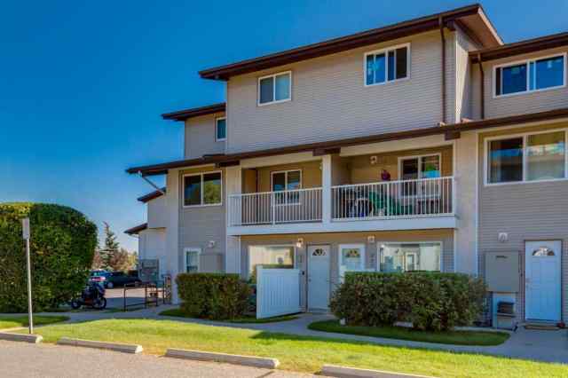 Braeside real estate 221, 200 Brookpark Drive SW in Braeside Calgary