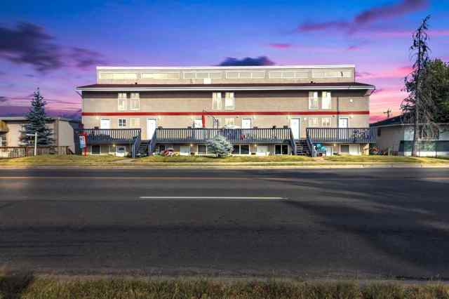 Highland Park real estate 11, 3726 Centre Street NE in Highland Park Calgary