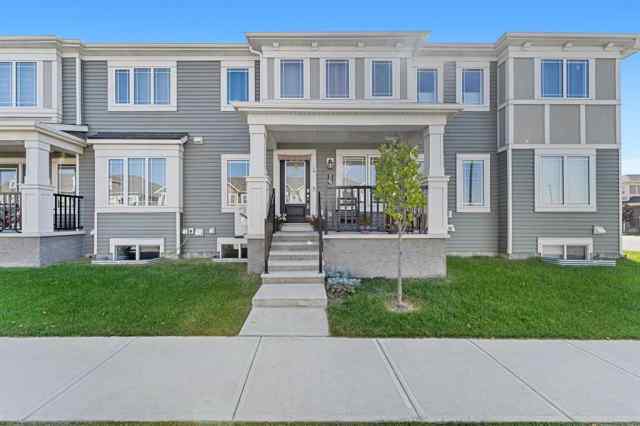 Southwinds real estate 2200 Windbury Greenway SW in Southwinds Airdrie