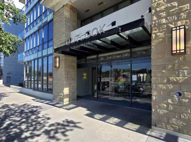 404, 128 2 Street SW Calgary