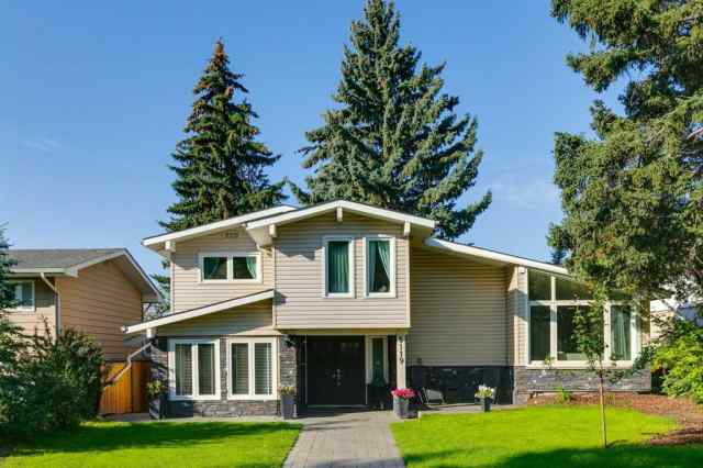 Just listed Charleswood homes for sale new 5119 Carney Road NW in Charleswood Calgary