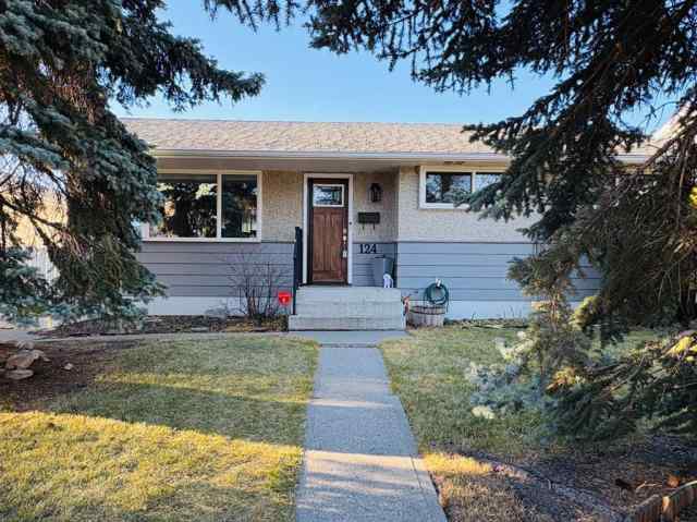 Just listed Glenbrook homes for sale new 124 Glenpatrick Drive SW in Glenbrook Calgary