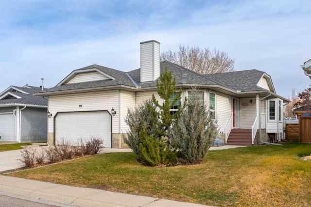 Just listed Sunshine Meadow homes for sale new 916 15 Street SE in Sunshine Meadow High River