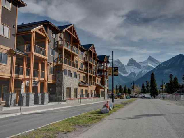  T1W0K3 Canmore