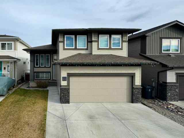 Just listed Copperwood homes for sale new 317 Moonlight Way W in Copperwood Lethbridge