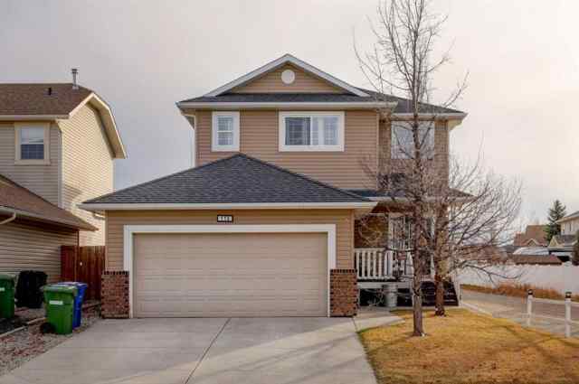 Just listed Thorburn homes for sale new 113 Thornleigh Close SE in Thorburn Airdrie